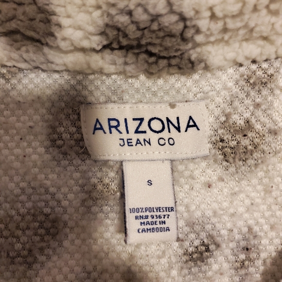 Top - Picture 3 of 4